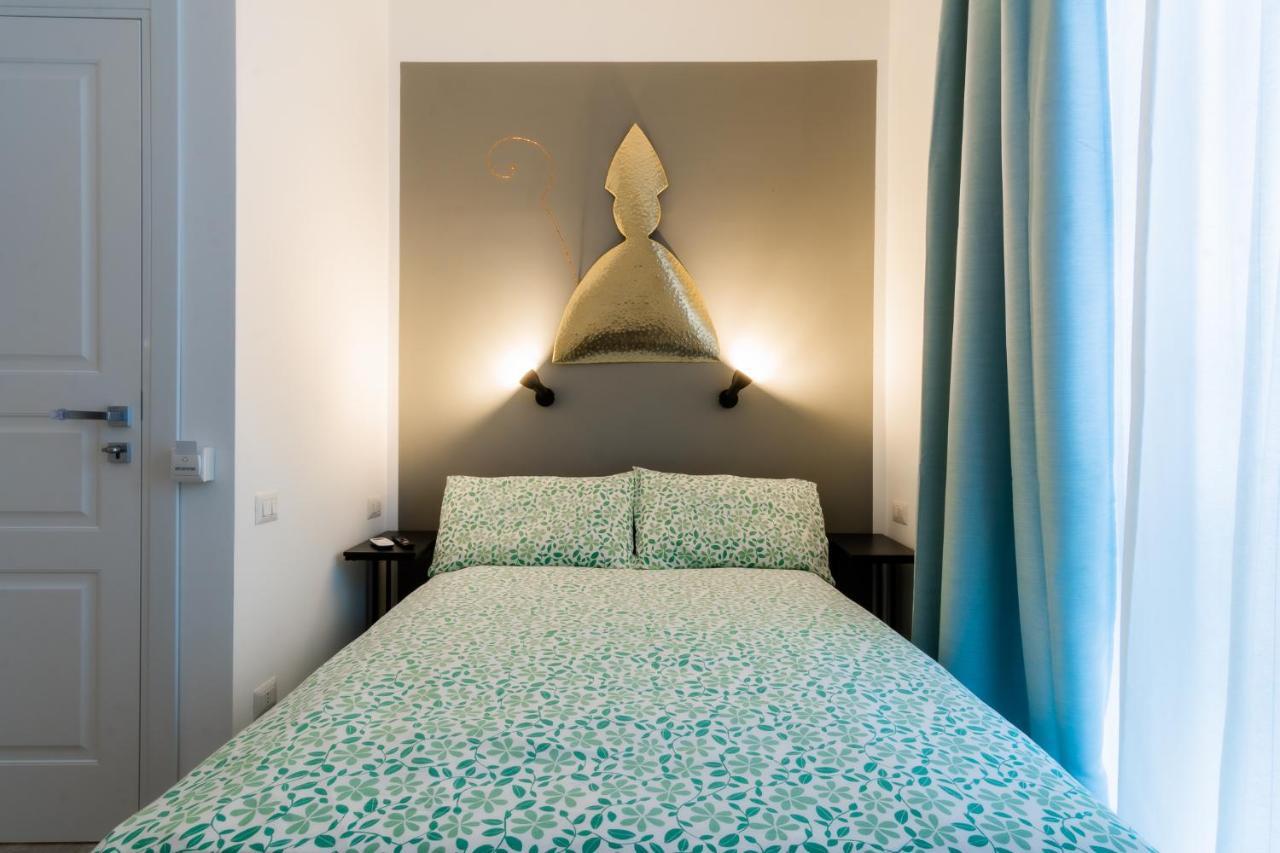 Naos Bed & Breakfast เนเปิลส์ ภายนอก รูปภาพ
